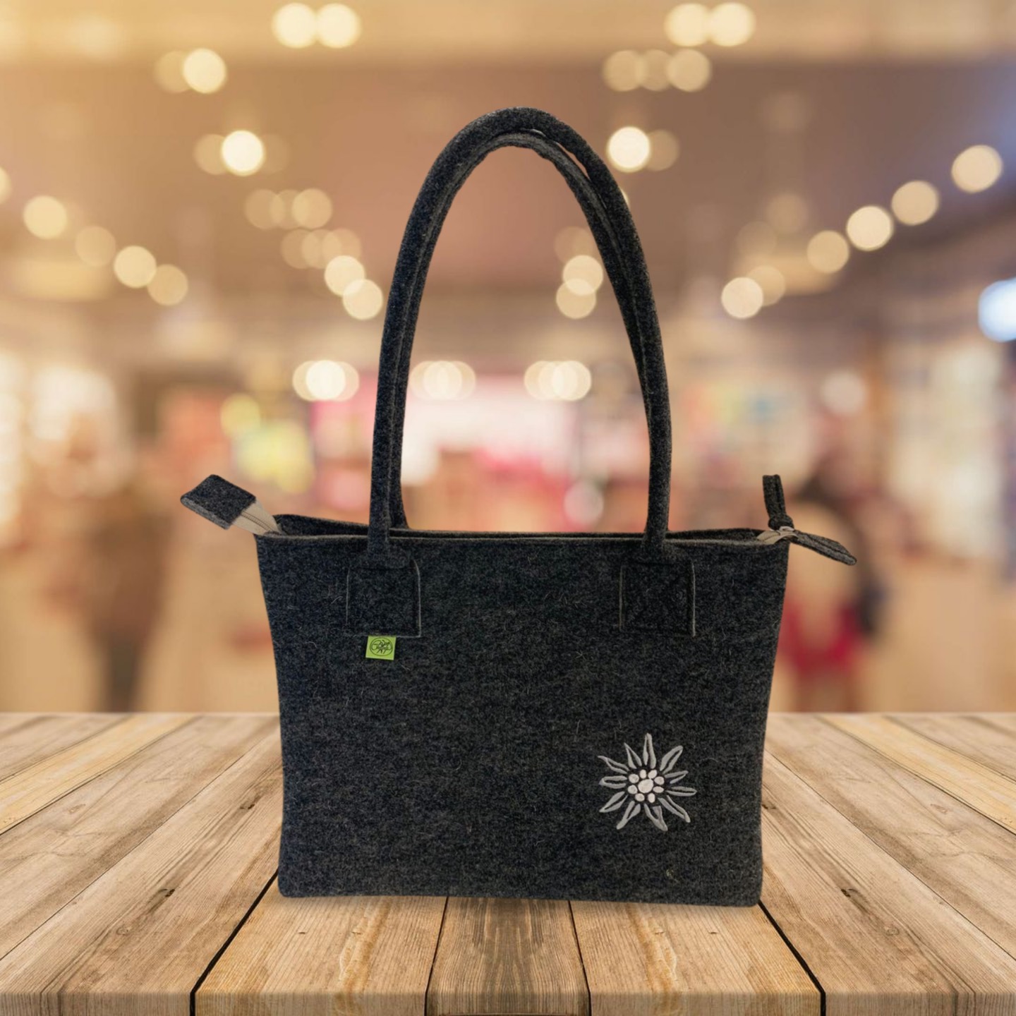 Tasche mit Henkel 